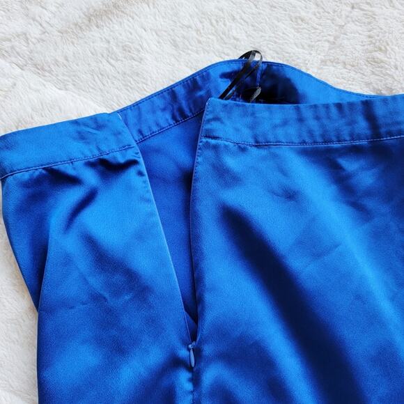 PrettyLittleThings Ruched Mini Skirt - Picture 3 of 3